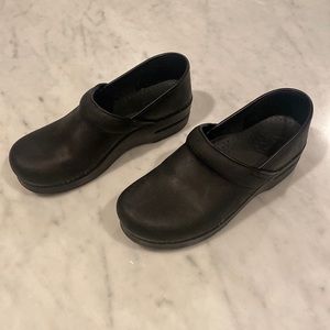 Dansko Women’s Professional Black Box Shoe Clog
